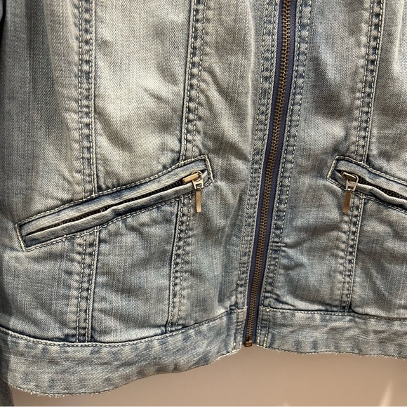 Chicos Denim Full Zip Jacket Blue Light Wash Long Sleeve Womens Size 0 US Medium - Picture 3 of 7